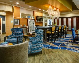 Hampton Inn & Suites Columbus - Columbus - Lobby