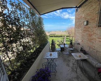 Fermo/Palazzo Capparucci - Dimora Storica - Fermo - Balkon