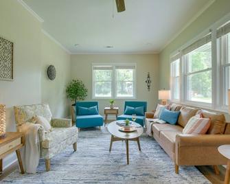 Dog-Friendly Jackson Home Near Downtown Hub! - Jackson - Living room