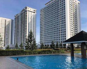 Affordable Place to Stay in Tagaytay - Bulan - Pool