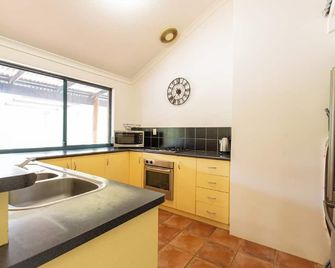 Heavenly Hideaway Secluded Yallingup Escape - Busselton - Cocina