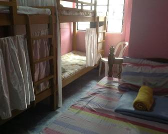 Cvnb Bed & Bath - Hostel - Baguio - Habitación