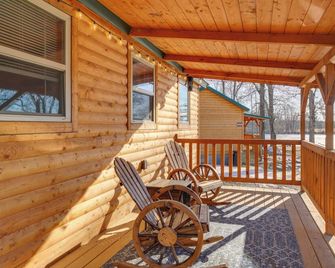 28 Mi to Downtown Louisville: Serene Farm Getaway - La Grange - Балкон