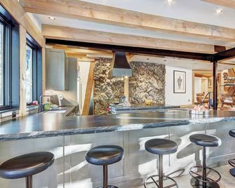Experience luxury in this 4-bedroom, 3.5-bath home in Breckenridge at Arrow Darrow! - Breckenridge - Bar