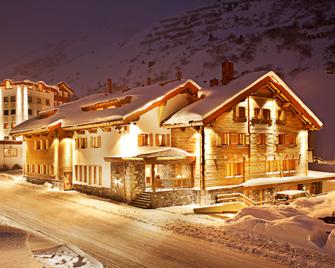 Bentleys House Mountain Residence - Zürs