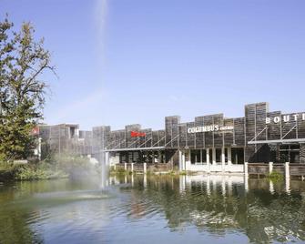Ibis Bourg-en-Bresse Jasseron-A 40 - Bourg-en-Bresse - Building