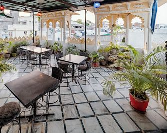 Hotel Janak Niwas - Udaipur - Patio