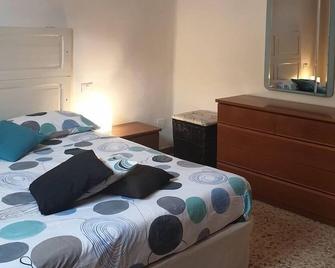 Cleo Tulipano - Falconara Marittima - Camera da letto