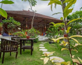 Nushe Hostel & Room - Nusa Penida - Innenhof