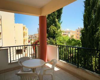 New York Plaza Hotel Apartments - Pafos - Balcón
