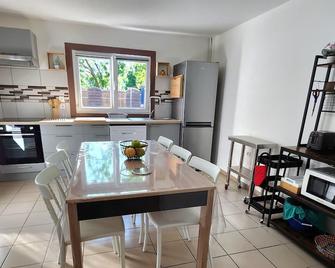 Gite De La Borre Becque - Merville - Comedor