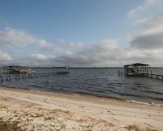 Large 3 bedroom on Perdido Bay and pet friendly - Lillian - Beach