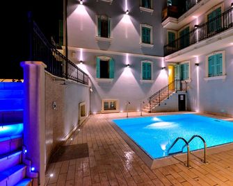 Atelier Hotel Design - Gardone Riviera - Pool