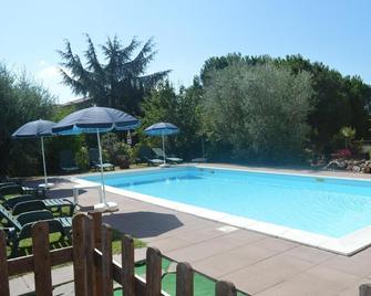 Hotel Belvedere - Passignano sul Trasimeno - Pool