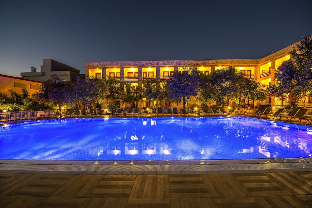 Iris Hotel & Spa - קנאקלה - בריכה