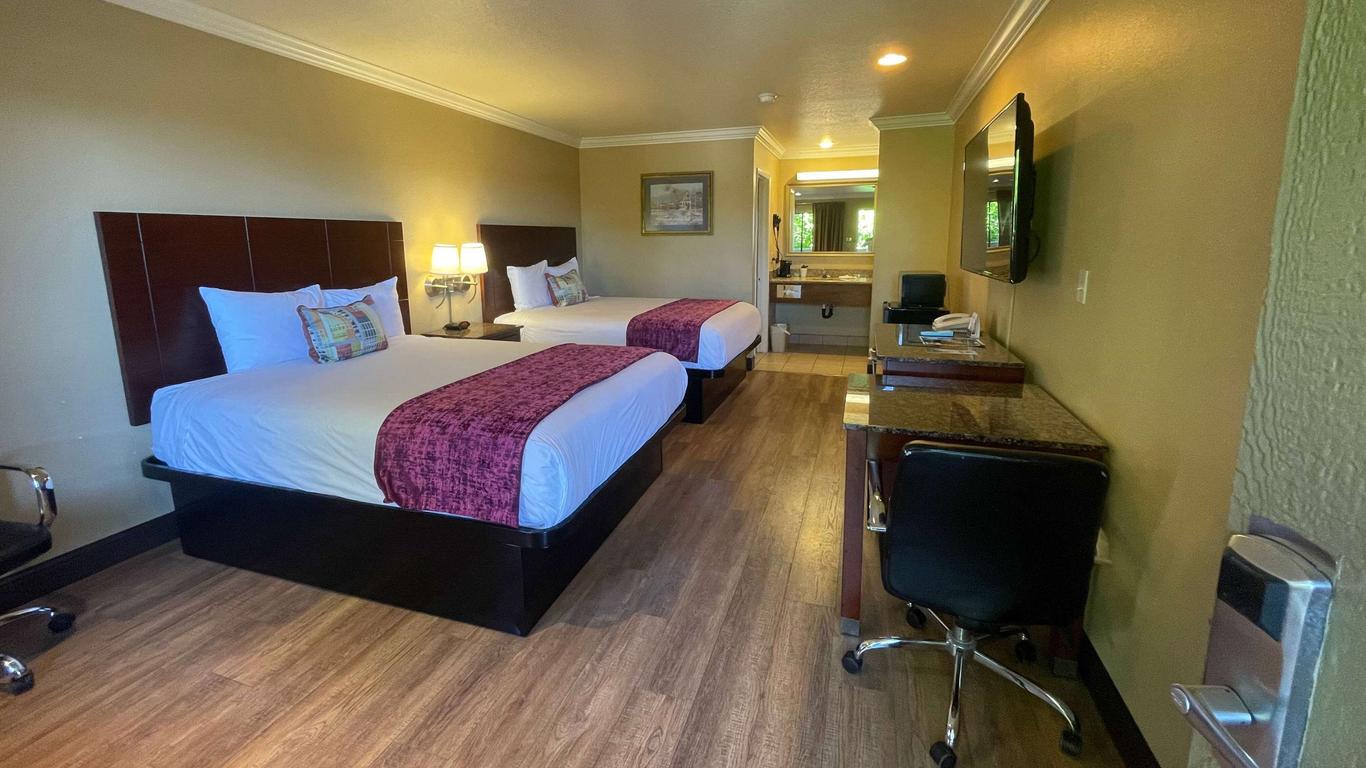 Travelodge by Wyndham Costa Mesa Newport Beach Hacienda