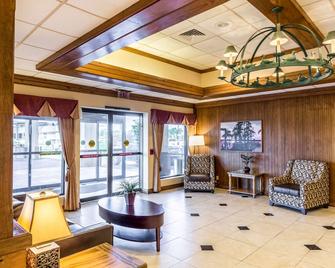 Quality Inn and Suites Baton Rouge West - Port Allen - Port Allen - Lobby