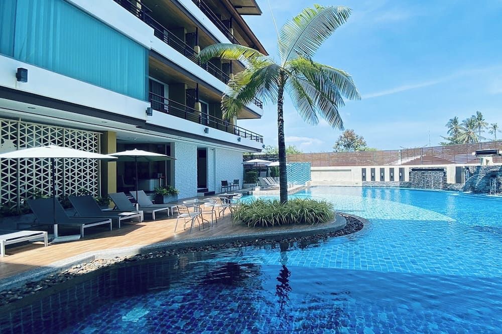 Aqua Resort Phuket - Near Beach and Chalong Pier