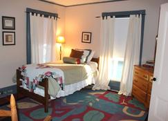 Big Red House - Lovely Historic Bangor Home - Bangor