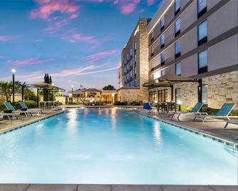 Home2 Suites By Hilton Dallas Addison - Addison - Pool