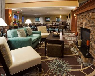 Suite 5 Mins to Mall of America w/ 24 Hour Gym ! - Eagan - Lounge