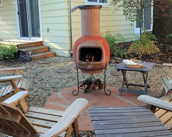 Spa, Bocce, Bbq Kitchen, Wineries - 켄우드 - 파티오