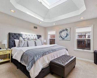 Luxe 3 BR Townhome near Trolly Square Wilmington - Wilmington - Habitación