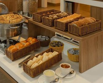 BG Hotel by Nobile - Bento Gonçalves - Buffet