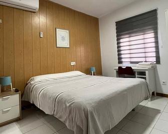 Hostal avenida 57 - Coslada - Habitación