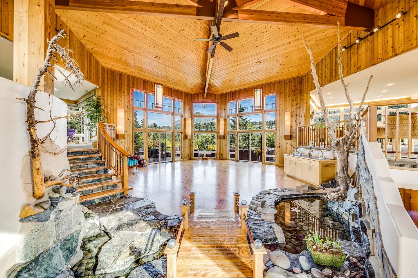 Stillpoint Lodge - Homer - Resepsjon