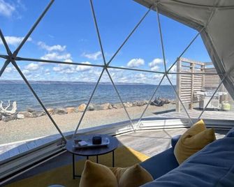 Dome 2 · Luxury Lakeside Dome With Hot Tub - West Bay - Balcón