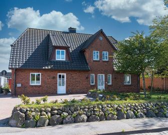 Flippi-S-Hues-Ost - Sylt - Rakennus