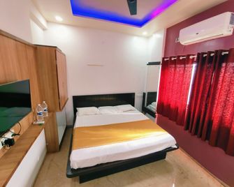 Bhavani Chatra Yatri Niwas - Tuljāpur - Bedroom