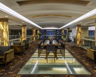 Radisson Blu Hotel Pune Kharadi - Pune - Restaurant