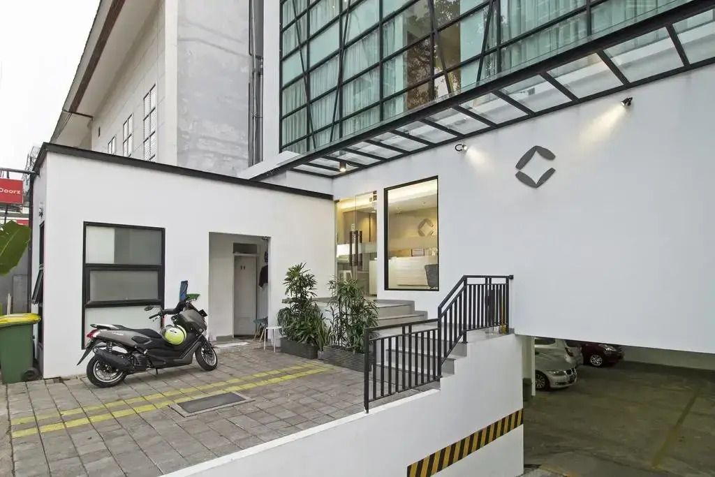 RedDoorz Plus @ Setiabudi Eight