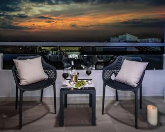 Solar Apartments - Agia Marina - Balcon