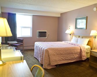 Bluebird Hotel - Melfort - Bedroom