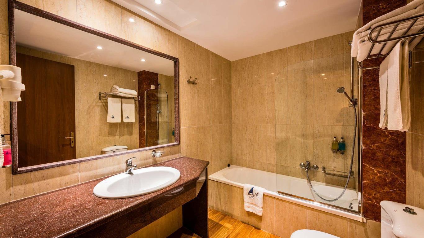 ميديتيرانين بيتش ريزورت