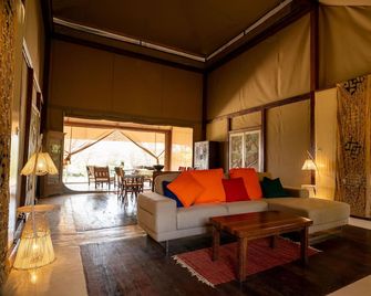 Instinct of the Mara - Maasai Mara - Sala de estar