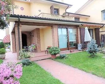 B&B Dora e Flavio Country Rooms - Montegrotto Terme - Patio
