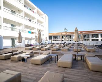 30 Degrees - Hotel Pineda Splash - Pineda De Mar - Edifici