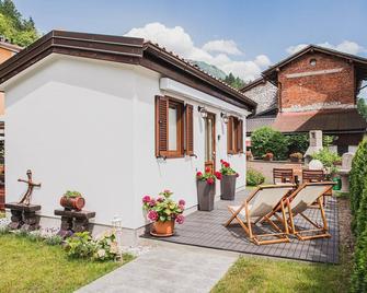 Studio Mobile Home Gotar - Kobarid - Innenhof