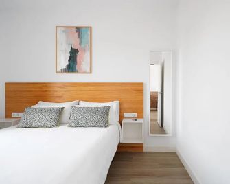 Ola Living Camp Nou - L'Hospitalet de Llobregat - Bedroom