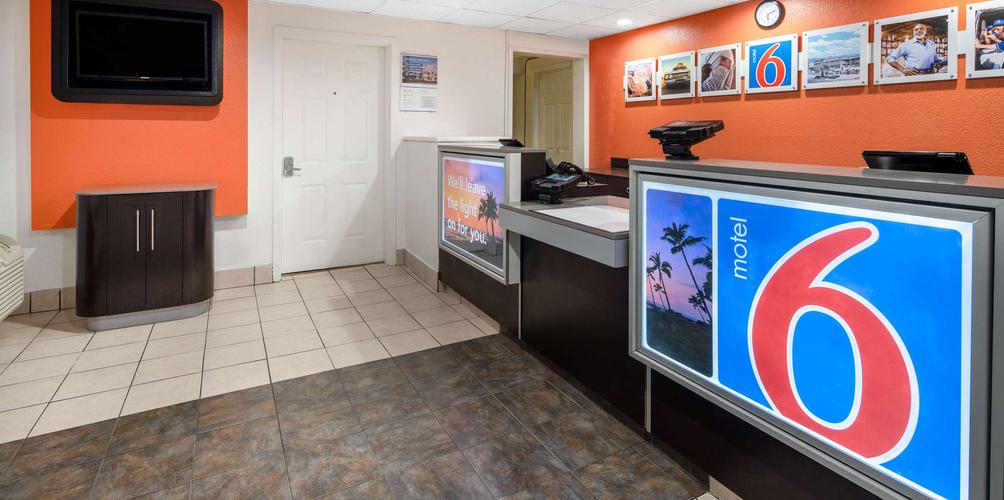 Motel 6 Ventura South $85 ($̶1̶1̶8̶). Ventura Hotel Deals & Reviews - KAYAK