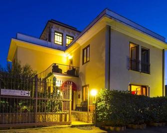 فيلا مارجريتا - سفالو - مبنى