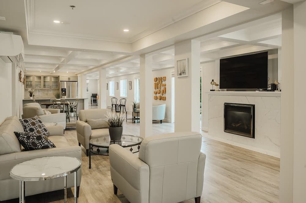 جيبسونز لاندينج إن - غيبسونس - غرفة معيشة