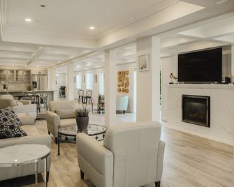 Gibsons Landing Inn - גיבסונס - סלון