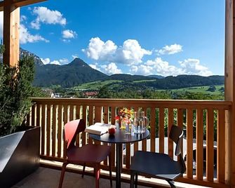 Hotel Garni Mitterstieler - Fiè allo Sciliar/Vols am Schlern - Balcony