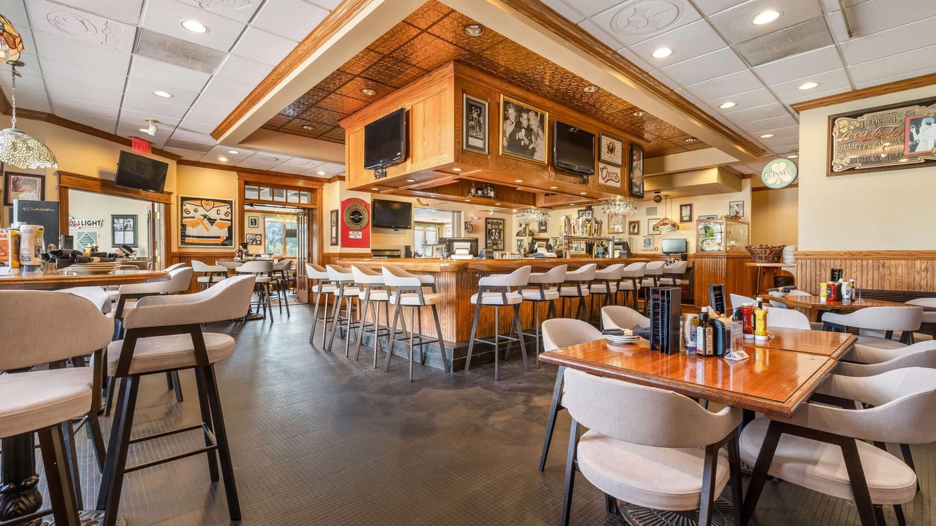 Ramada by Wyndham State College Hotel & Conference Center