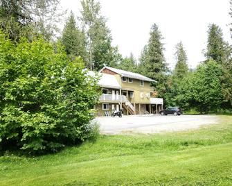 The Hitching Post Motel - Mt Currie - Building